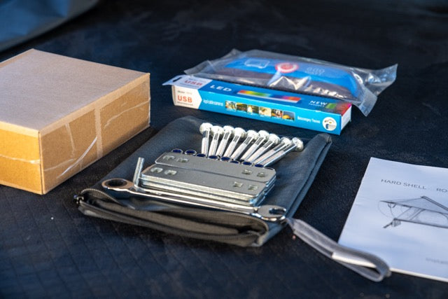 SAFARI SEEKERS ROOF TOP TENT: SUMMIT SERIES