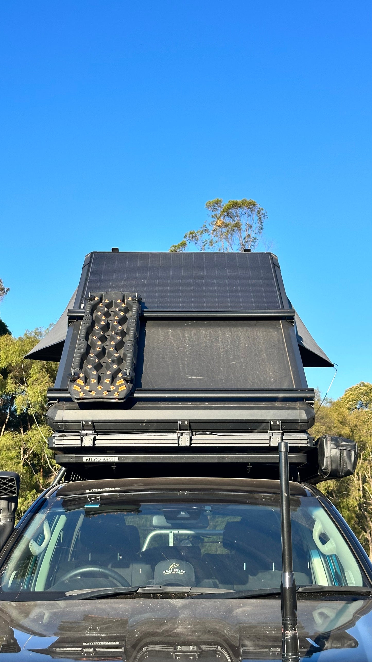 SAFARI SEEKERS ROOF TOP TENT: 'EXPEDITION SERIES V2'