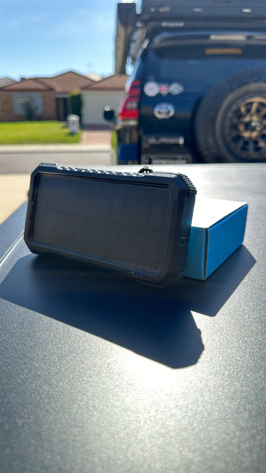 SAFARI SEEKERS 10,000 MAH POWER BANK