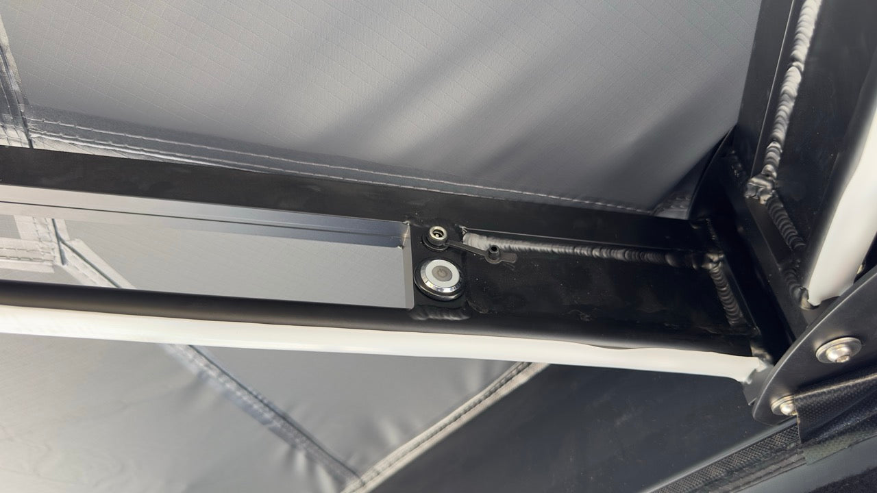 SAFARI SEEKERS AWNING: '270 FREE STANDING DEGREE AWNING V2'