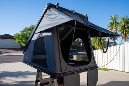 SAFARI SEEKERS ROOF TOP TENT: SUMMIT SERIES